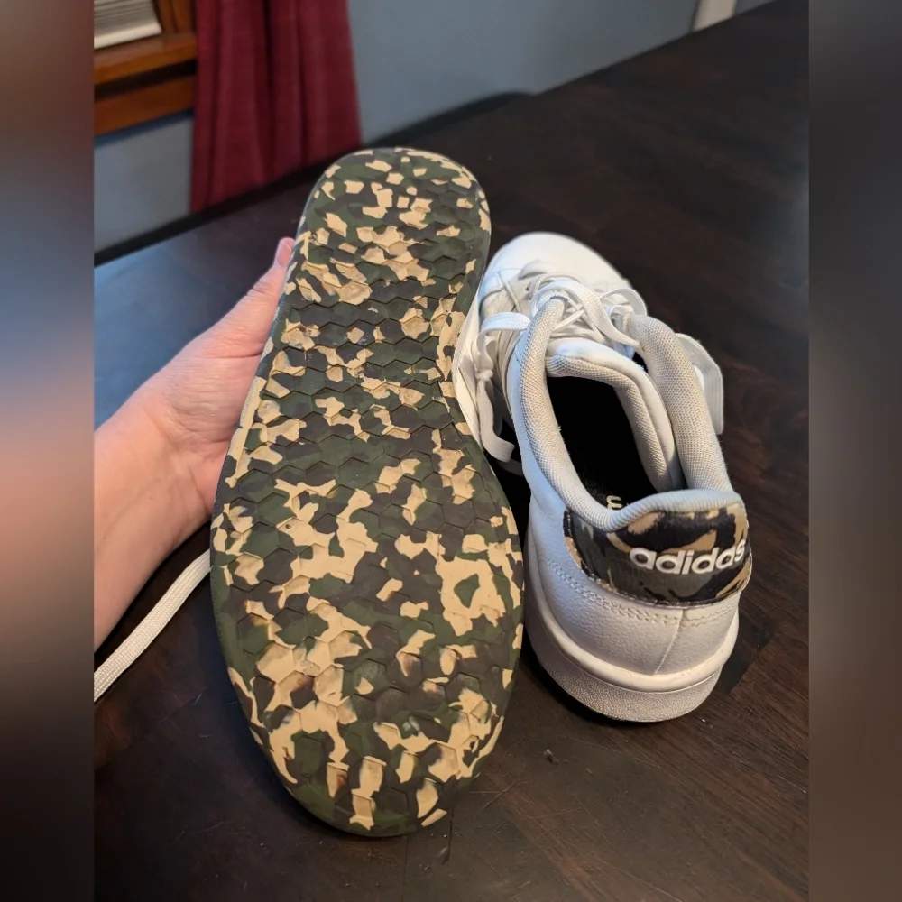 Adidas Grand Court Camo Bottom Sneakers, Mens 10, GUC - Picture 4 of 8